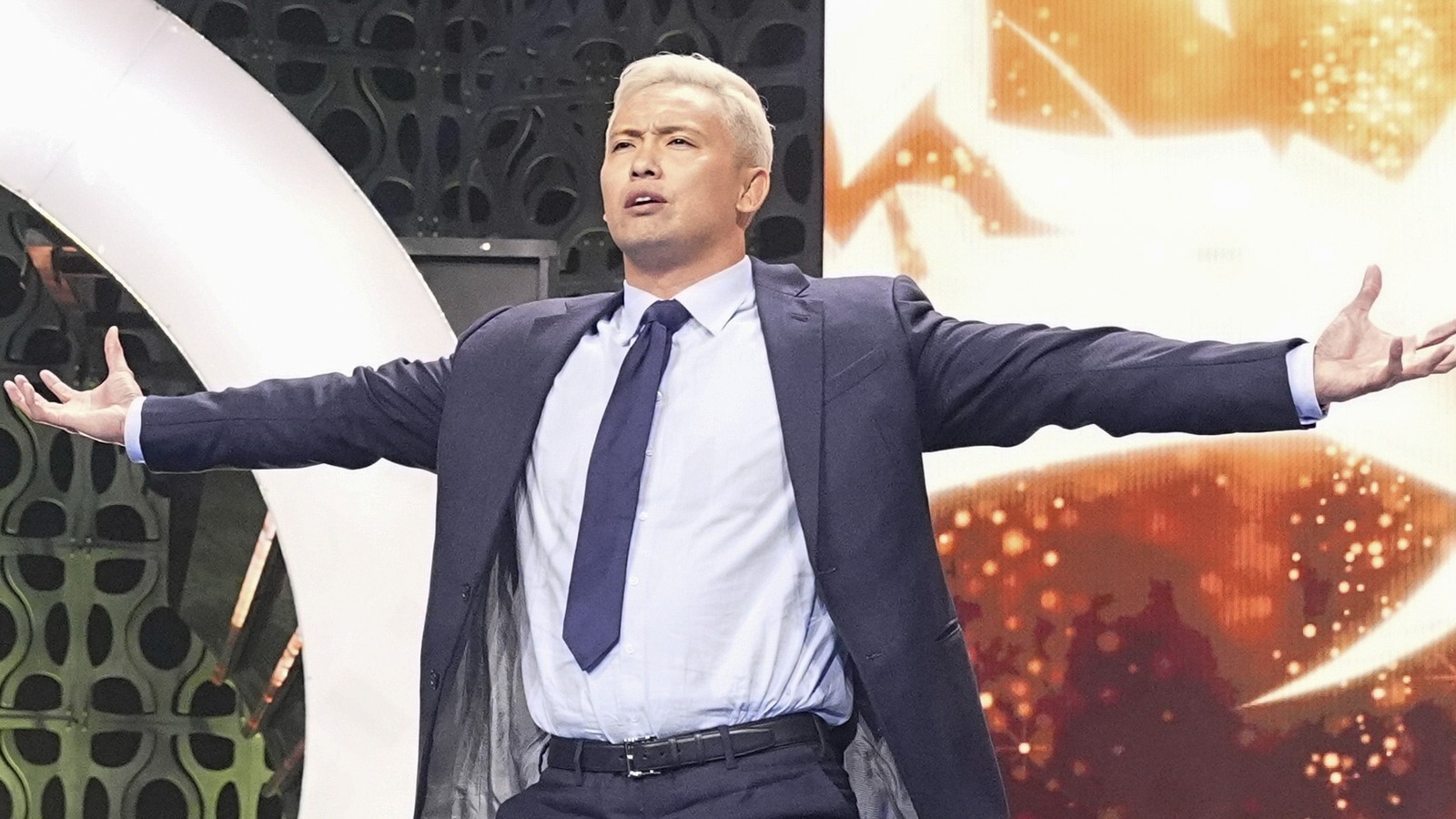 Eric Bischoff reacciona al debut de Kazuchika Okada en AEW