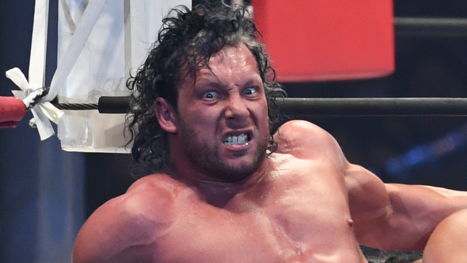 Kenny Omega de AEW nombra el arma más dura de la que es más difícil disparar