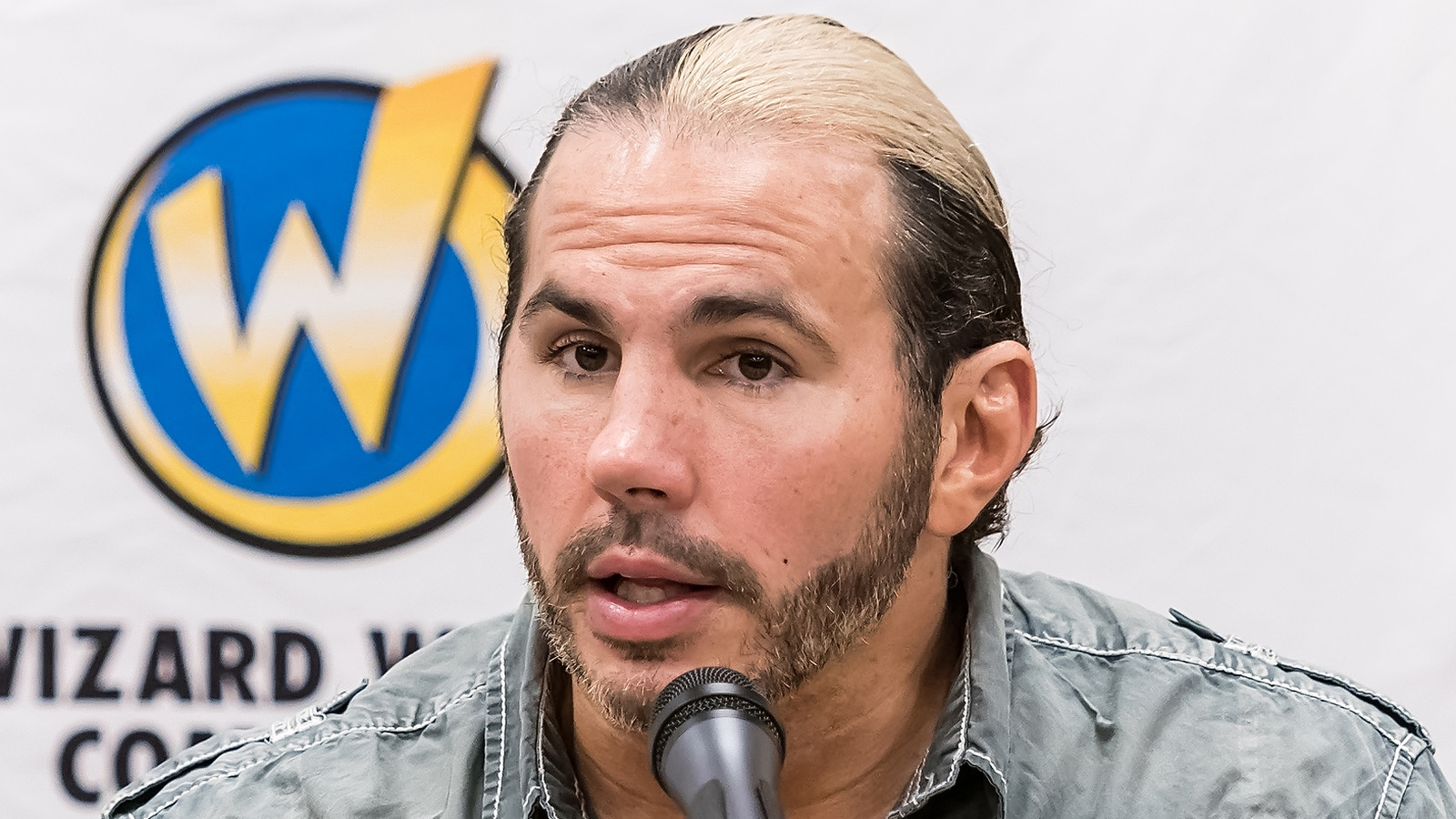 Matt Hardy de AEW explica cómo Kayfabe puede sobrevivir en la era actual