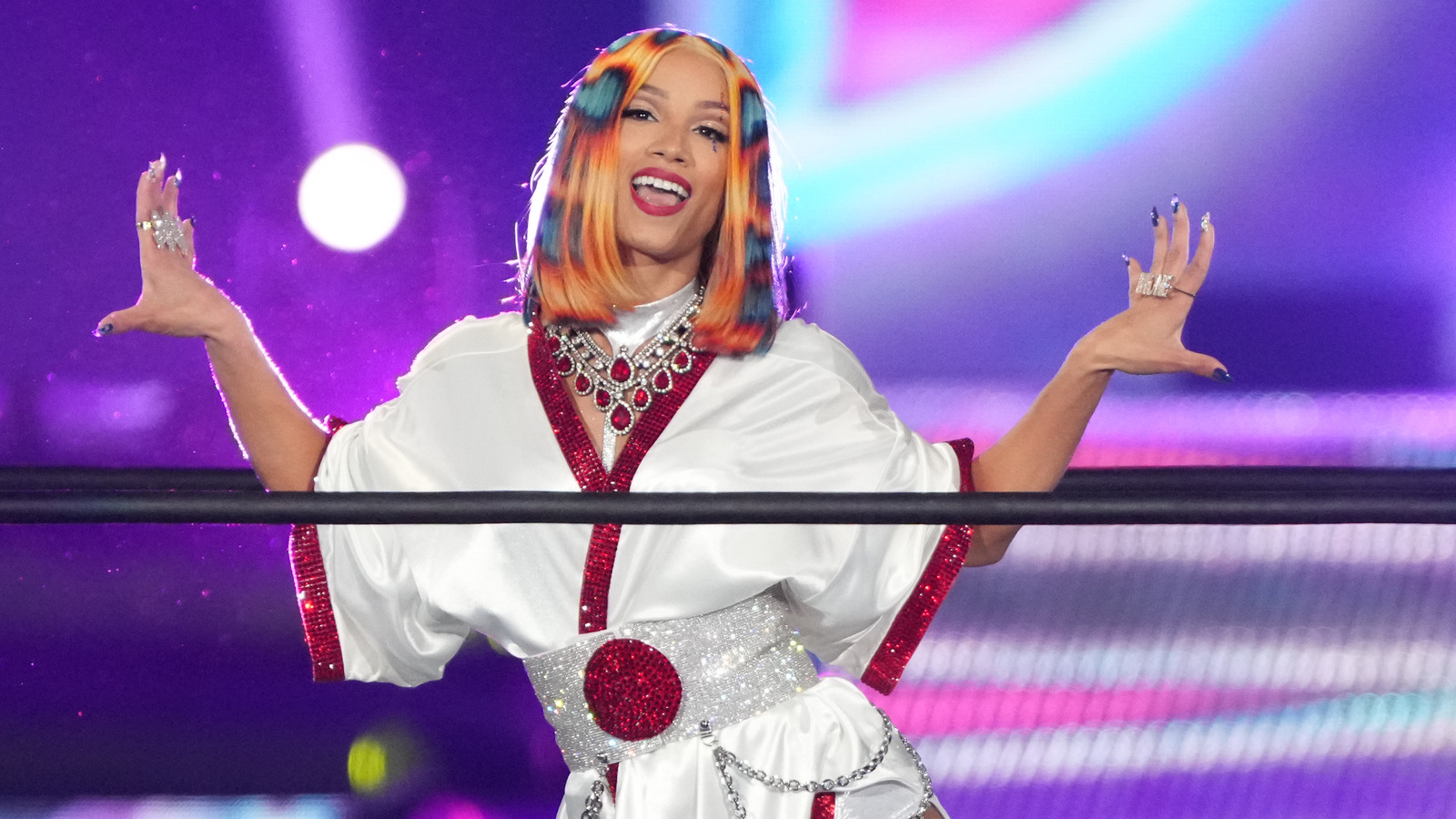 Mercedes Mone hace un estruendoso debut en AEW en Dynamite: segmento de apertura de grandes empresas