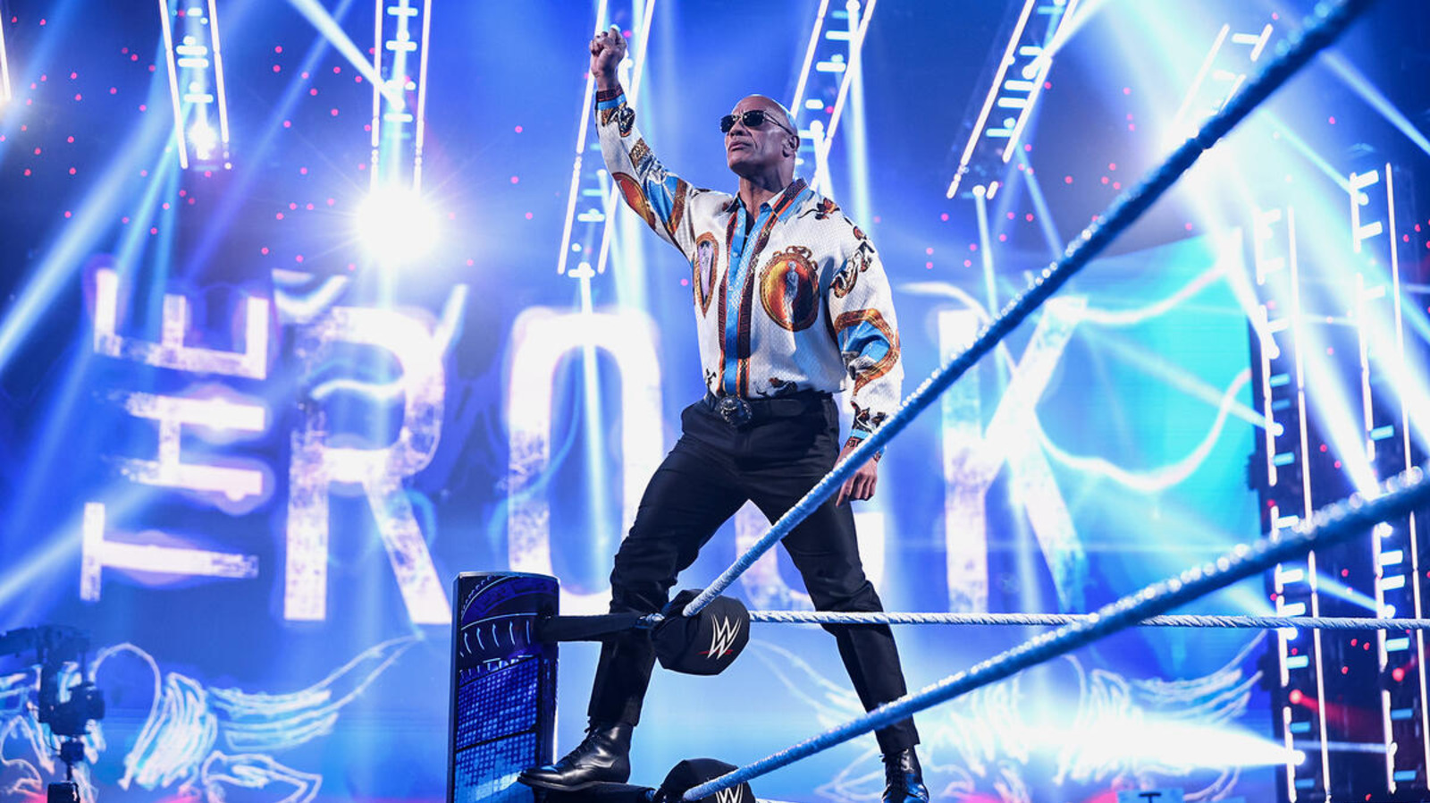 O'Shea Jackson Jr. opina sobre el cuestionable gesto de la mano de The Rock en la WWE