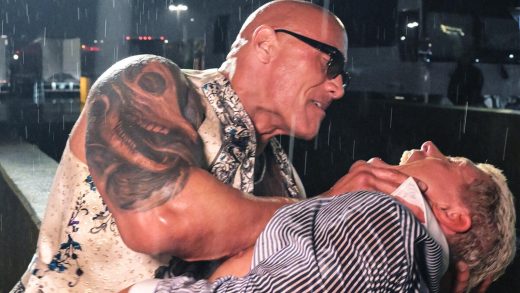 The Rock continúa su ataque a Cody Rhodes después del WWE Raw de esta semana