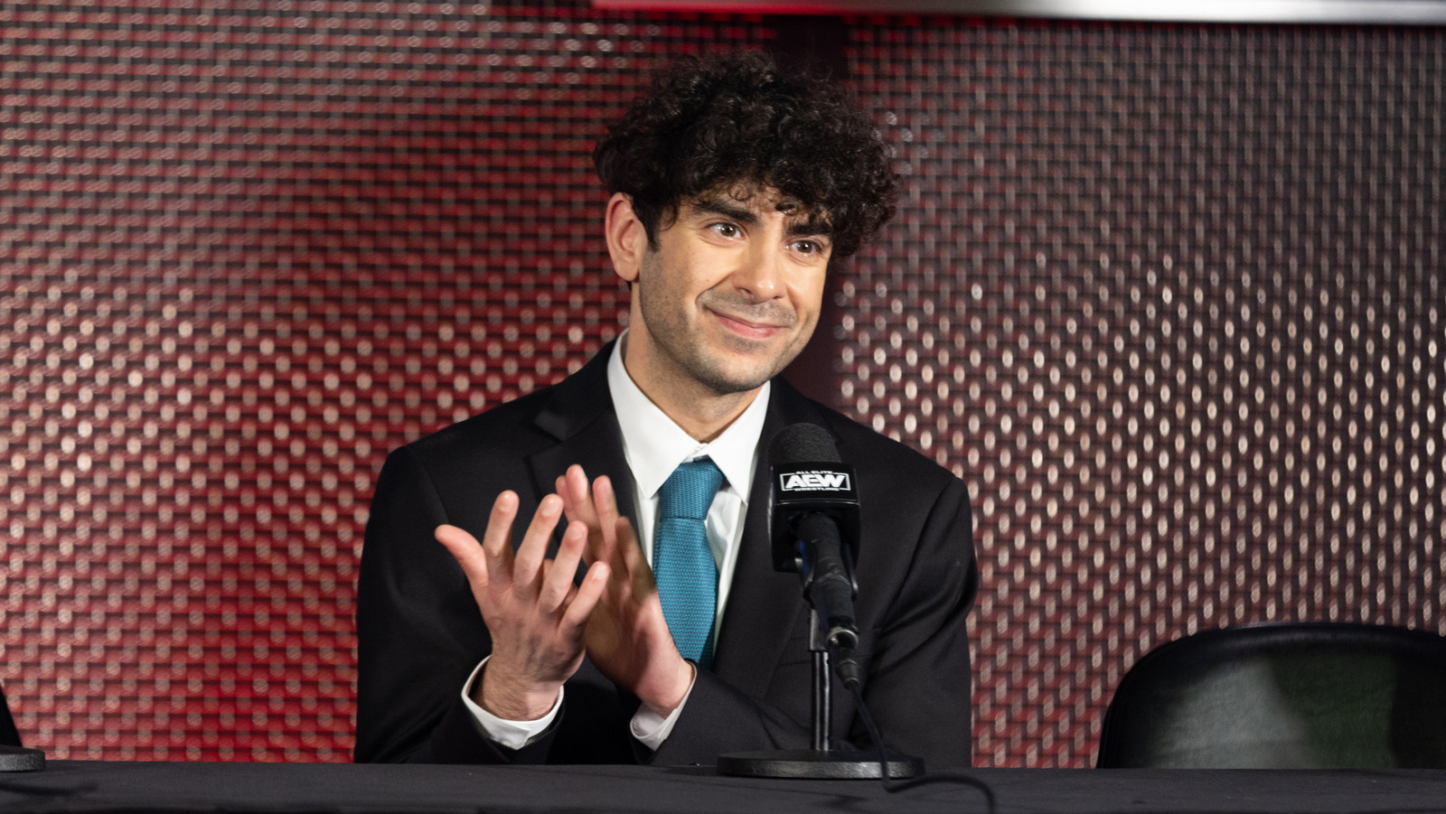 Tony Khan aclara las reglas del título continental de AEW, no menciona a ROH ni a NJPW STRONG