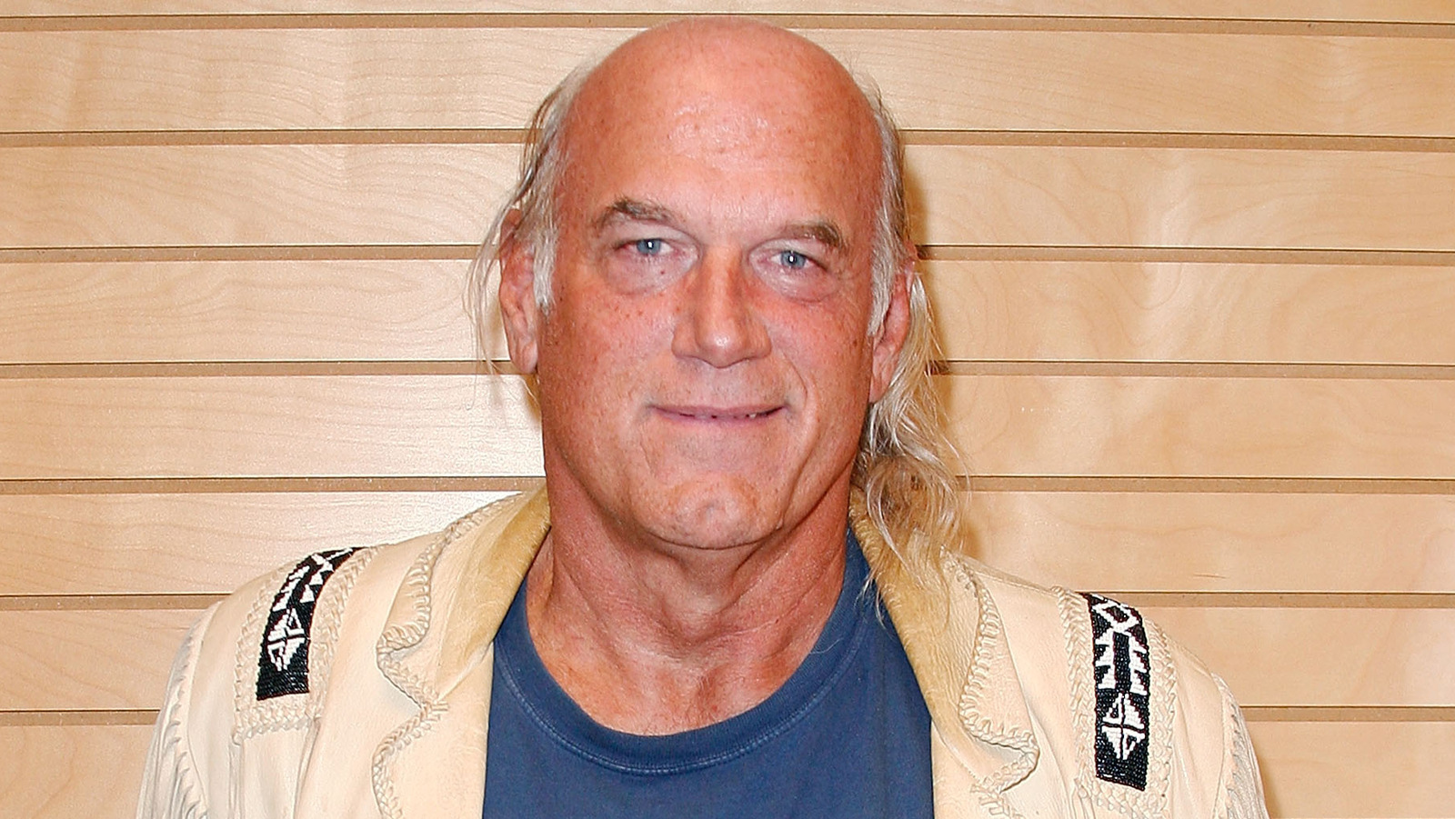 El miembro del Salón de la Fama de la WWE, Jesse Ventura, dice que actualmente está en conversaciones con la compañía