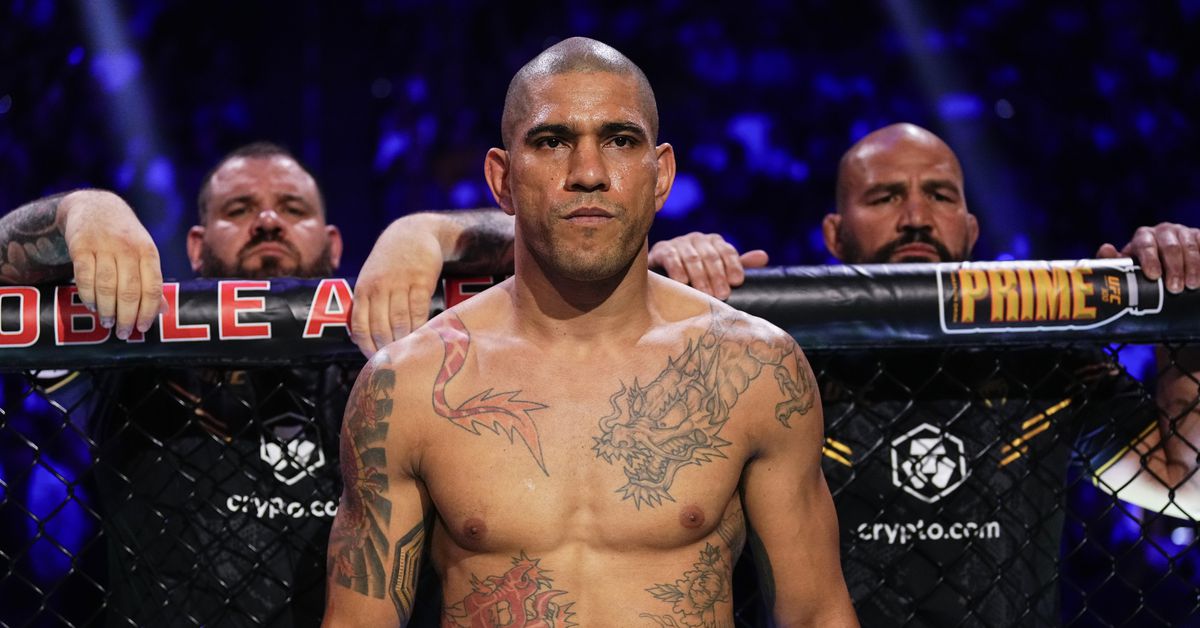 Alex Pereira publica imágenes de un dedo roto 2 semanas antes de UFC 300