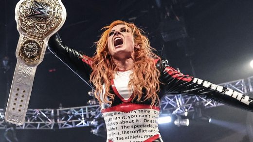 Becky Lynch se emociona después de capturar el título mundial femenino en WWE Raw
