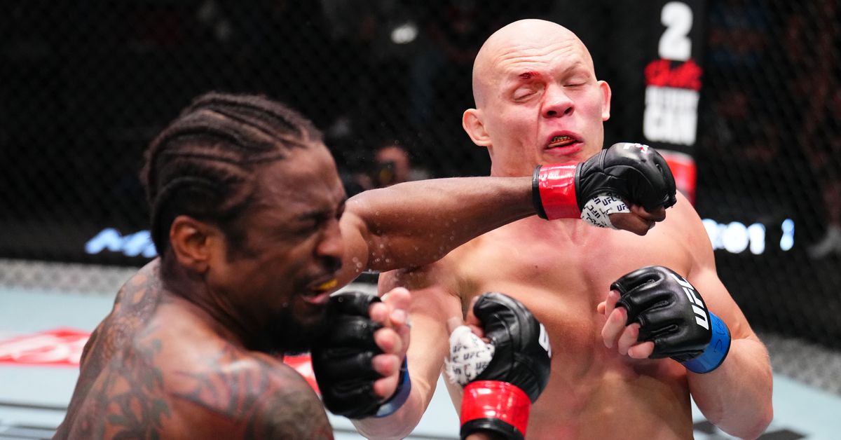 Bogdan Guskov promete seguir ofreciendo peleas emocionantes después de la victoria en UFC Vegas 91: "Me encanta la sangre"