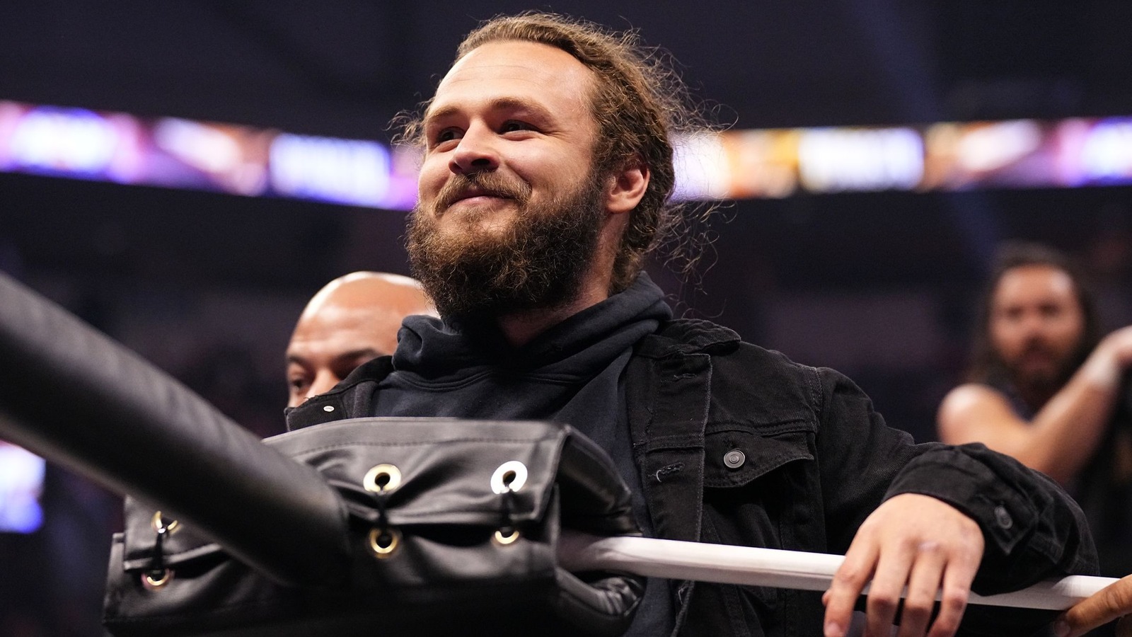 El CEO de AEW, Tony Khan, aborda las imágenes de CM Punk tras el regreso de Jack Perry a Dynasty