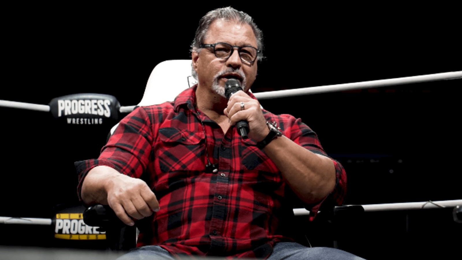 El alumno de la WWE, Al Snow, explica cómo la lucha libre profesional es "como" cualquier otro negocio