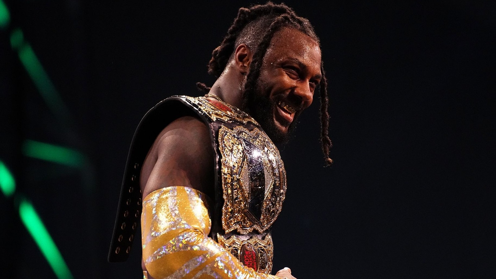 Informe entre bastidores sobre los planes de AEW para Swerve Strickland