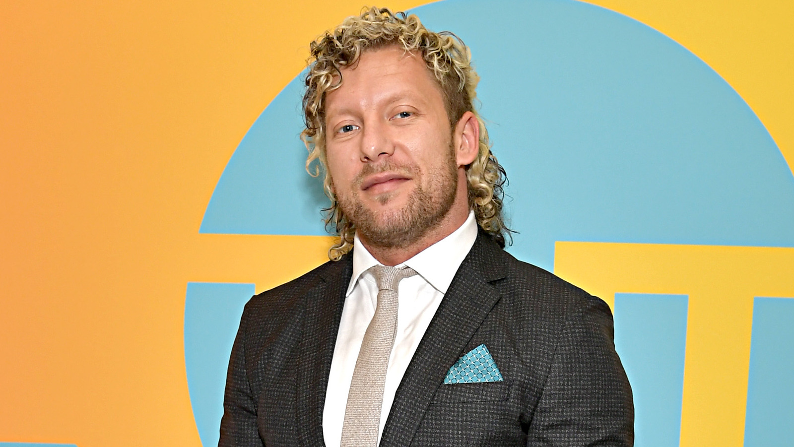 La estrella de AEW Kenny Omega explica por qué es fanático de SGW Uganda