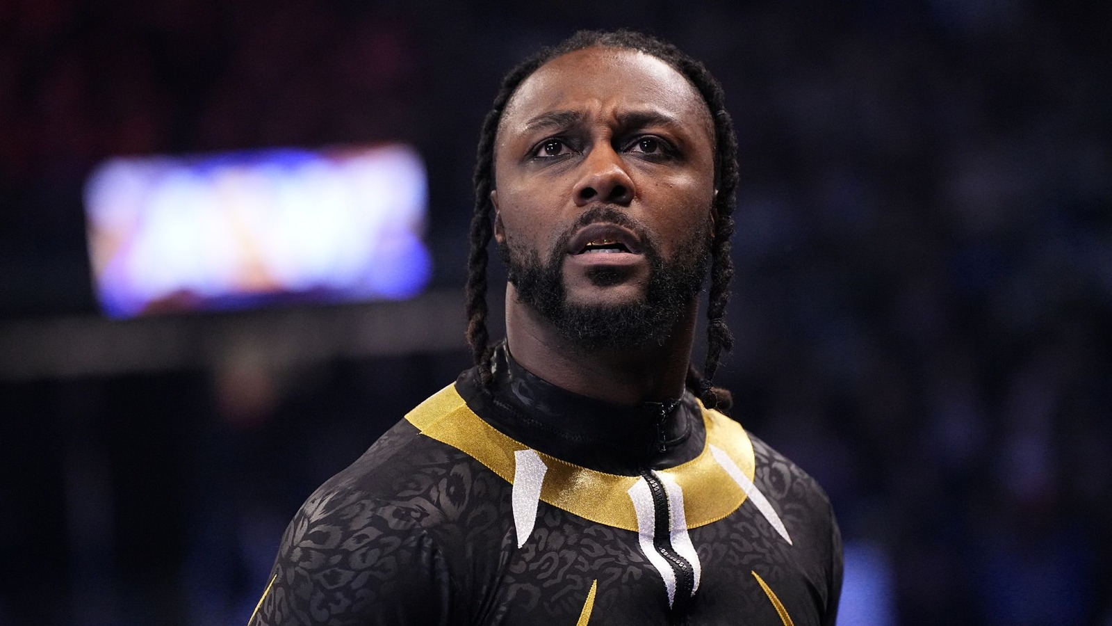 Mark Henry reacciona ante Swerve Strickland ganando el título de AEW en Dynasty