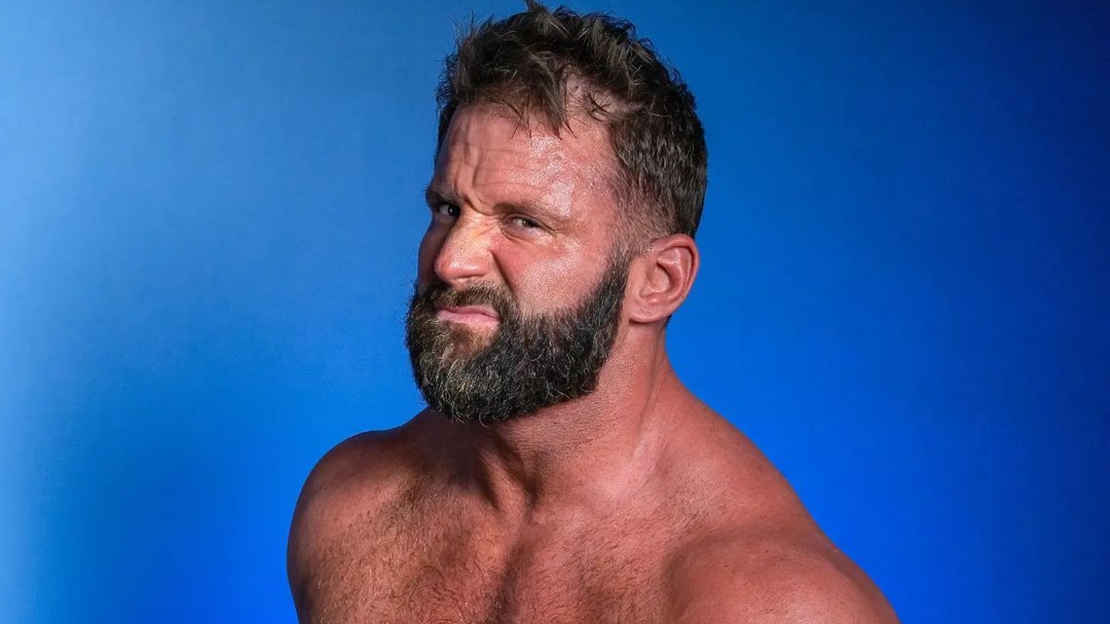 Matt Cardona ofrece actualización sobre lesiones después de sufrir un desgarro en el pectoral