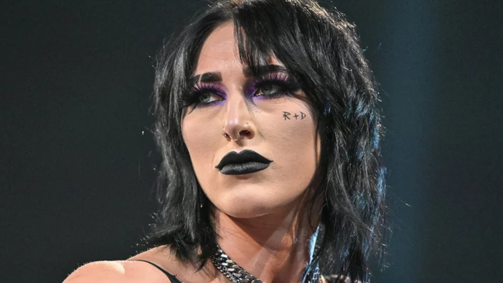 Por qué Becky Lynch dice que la campeona mundial femenina de la WWE Rhea Ripley 'toma la salida más fácil'