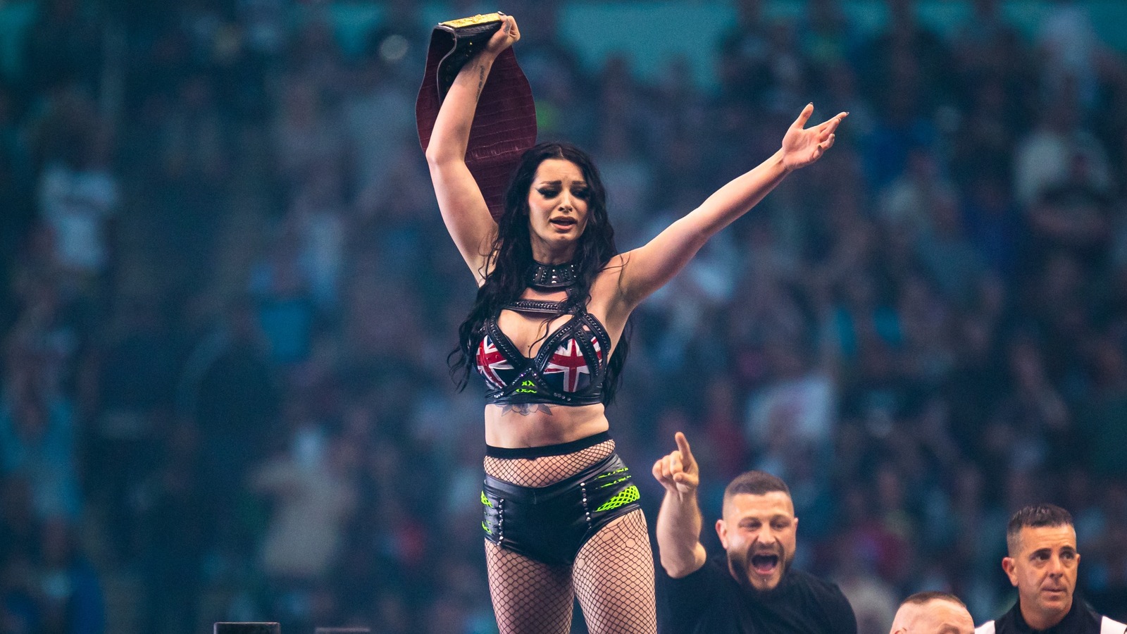 Saraya comparte un atrevido montaje con otras estrellas de AEW sobre lo que enfrentan las luchadoras