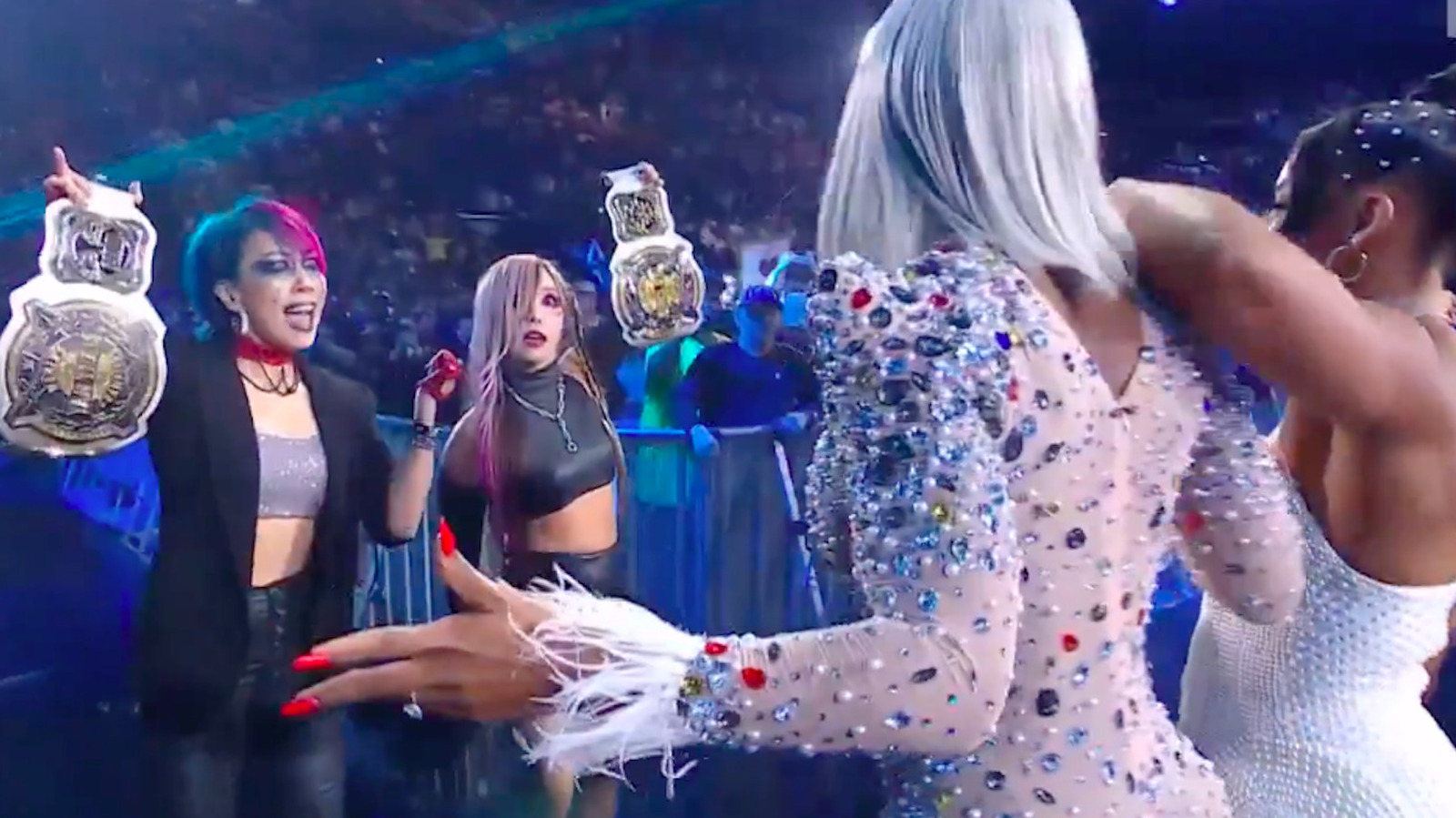 Se anuncian batalla en parejas de Bloodline y dos luchas por el título femenino para WWE Backlash PLE