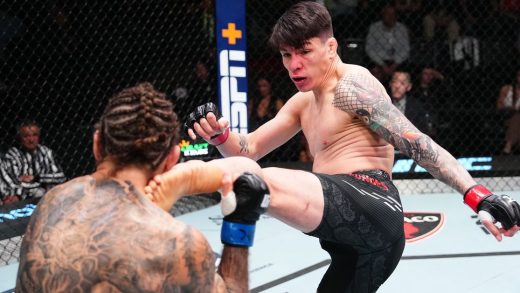Video de UFC Vegas 90: Ignacio Bahamondes propina un brutal nocaut con patada a la cabeza para acabar con Christian Giagos