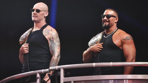 WWE NXT se presenta y entrega a los retadores para los campeonatos en parejas determinados
