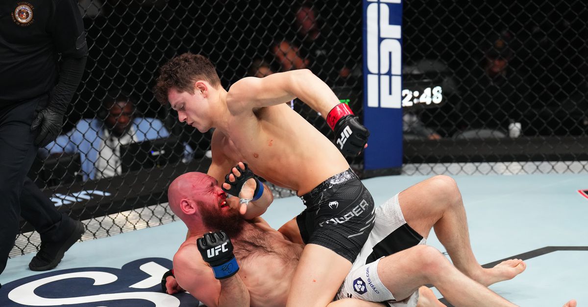 'Qué paro tan repugnante': los profesionales reaccionan a la paliza de Chase Hooper y la controversia del árbitro de UFC St. Louis