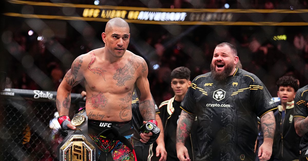 Alex Pereira derrota a Daniel Cormier en pelea en el pasillo de UFC 301