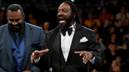 Booker T evalúa los talentos de WWE NXT recientemente reclutados para el roster principal