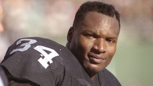 Bruce Prichard explica por qué la estrella de la NFL Bo Jackson nunca se unió a la WWE