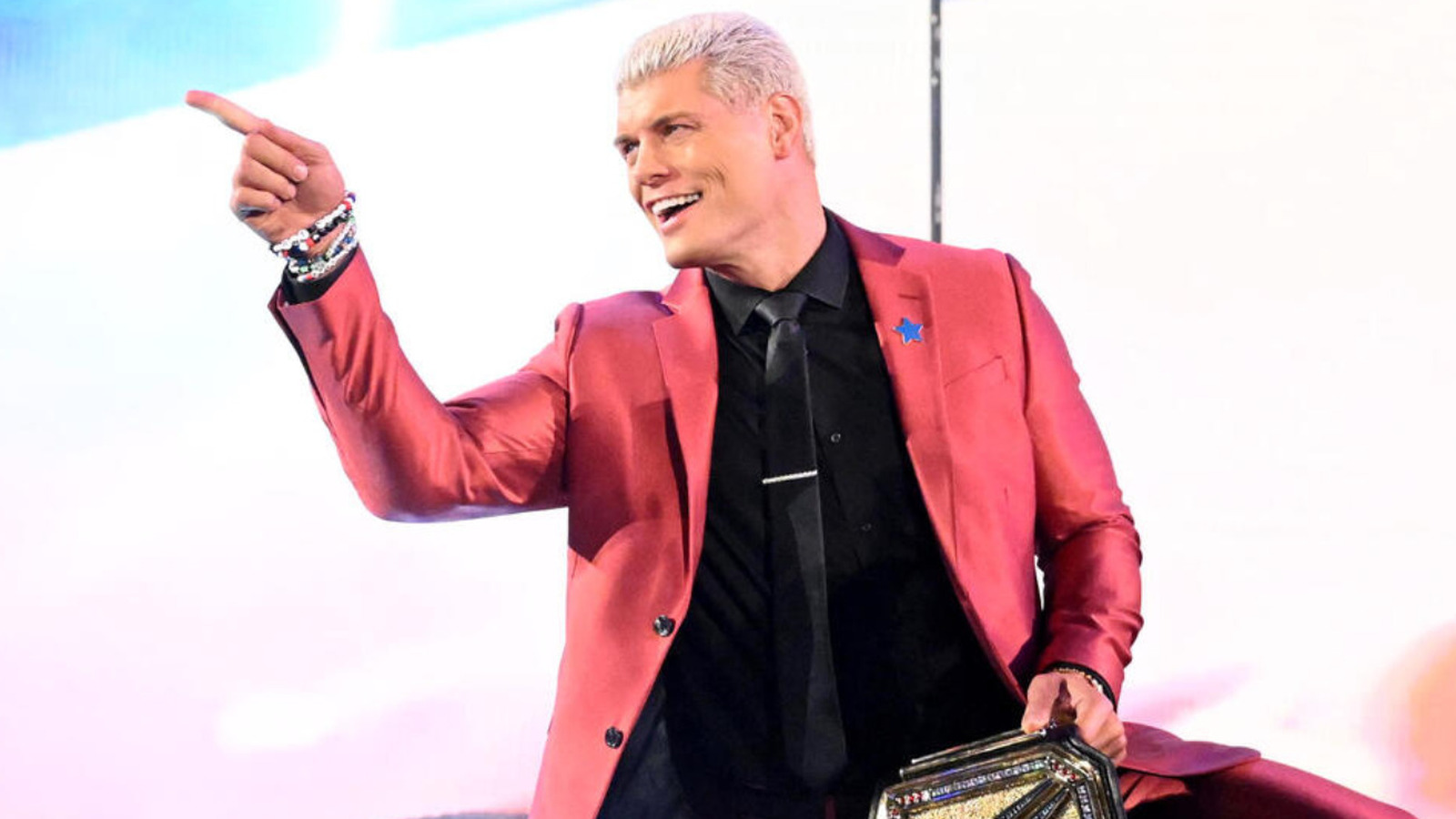 Cody Rhodes habla sobre la salida de WWE Raw después de ganar el Campeonato Indiscutible de la WWE