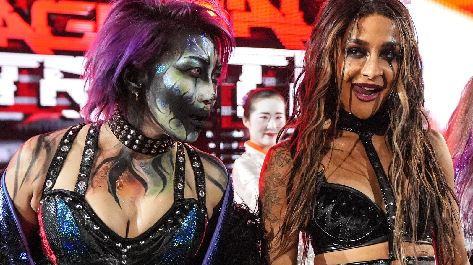Dakota Kai dice que Asuka está lesionada y la reemplaza en Reina del Ring en WWE Raw