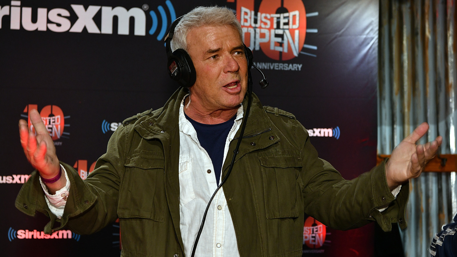 Eric Bischoff comenta sobre si alguna vez firmaría un contrato de WWE Legends
