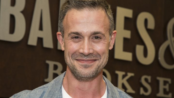 Freddie Prinze Jr. predice el ganador del torneo King Of The Ring 2024 de la WWE