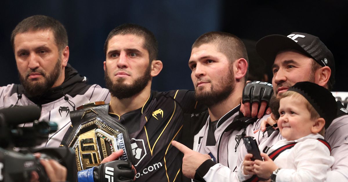 Khabib Nurmagomedov será el esquinero de Islam Makhachev en UFC 302