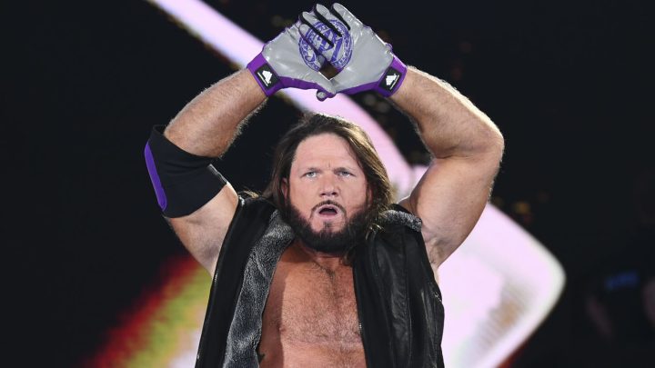 La estrella de la WWE AJ Styles quiere un combate contra The Rock, pero hay un problema