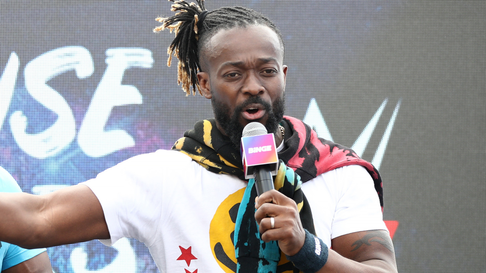 La estrella de la WWE, Kofi Kingston, habla sobre tener a Triple H al frente de la empresa