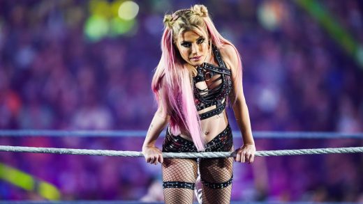 Los fanáticos de la WWE creen que vieron a Alexa Bliss detrás del escenario en Raw, ella se mantiene tímida en las redes sociales