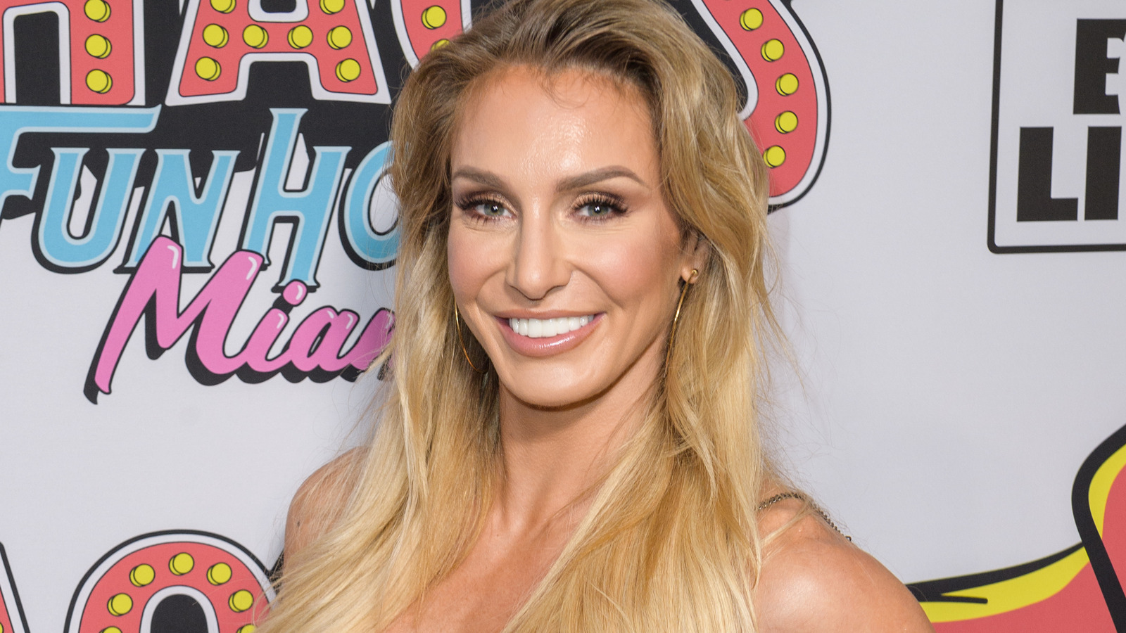 Mark Henry y Bully Ray miran hacia el regreso de Charlotte Flair a la División Femenina de la WWE