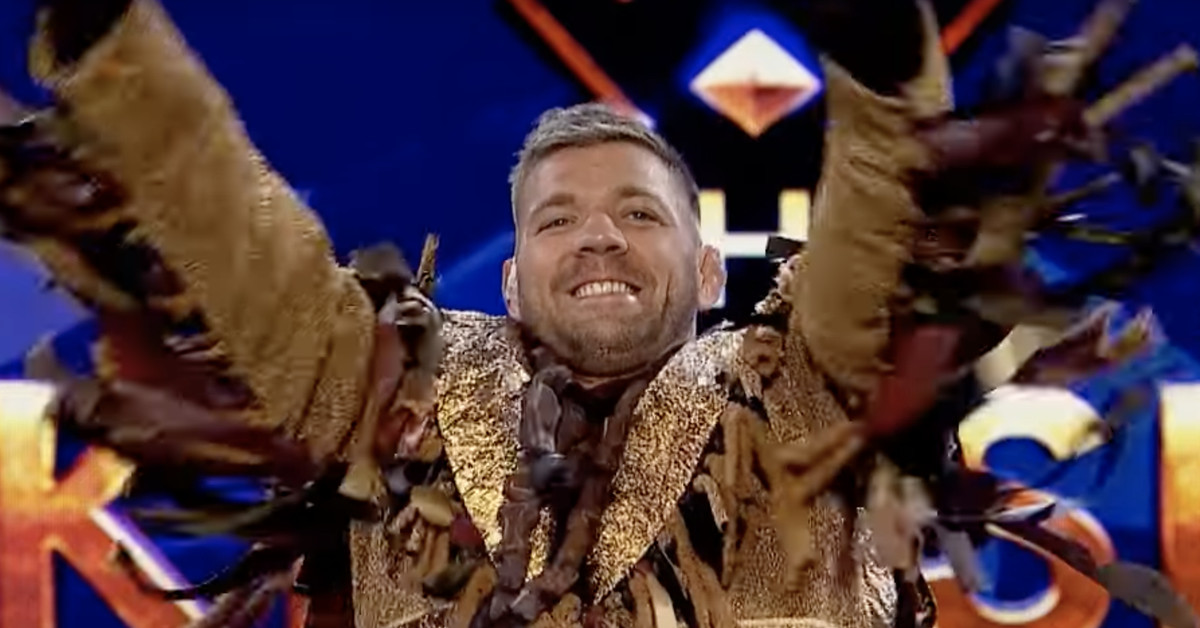 Mira al campeón de UFC Dricus du Plessis actuar como ñu en The Masked Singer