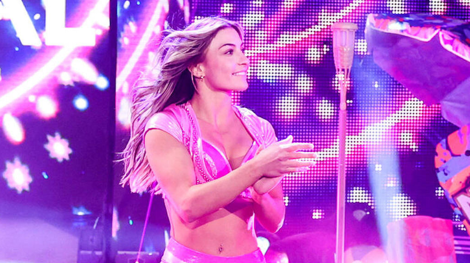 Peyton Prussin, firmante de WWE NIL, se burla de la llegada a NXT como Kendal Gray