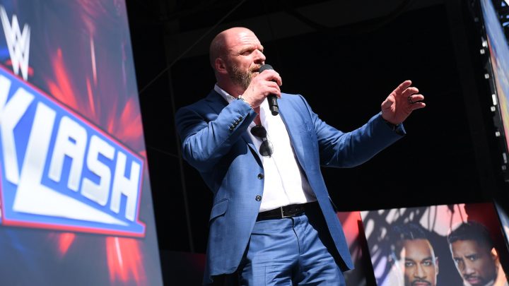 Triple H agradece a Francia por la reacción violenta y analiza más PLE internacionales