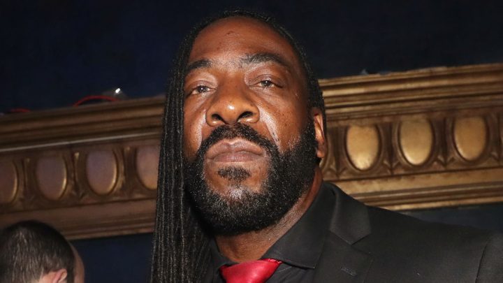 El miembro del Salón de la Fama de la WWE, Booker T, dice que su contrato terminará "pronto"