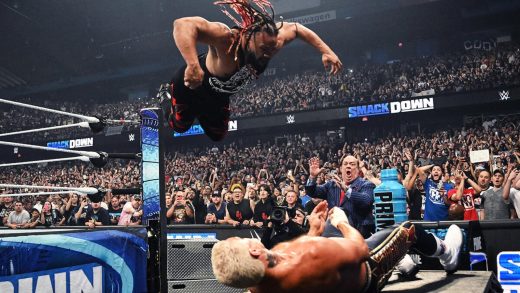 El miembro del Salón de la Fama de la WWE, Booker T, reacciona al debut de Jacob Fatu en SmackDown