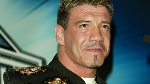 Bruce Prichard recuerda cómo el miembro del Salón de la Fama de la WWE Eddie Guerrero ganó el título mundial