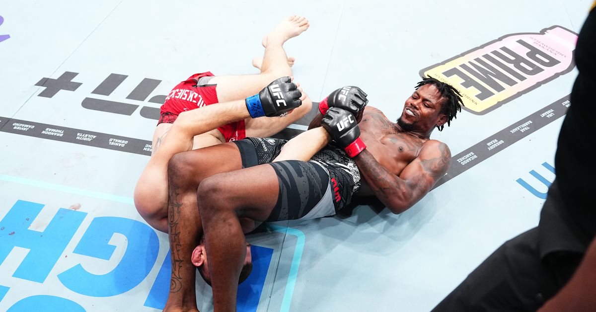 Kevin Holland 'escuchó el pop' durante la desagradable rotura del brazo de Michal Oleksiejczuk en UFC 302