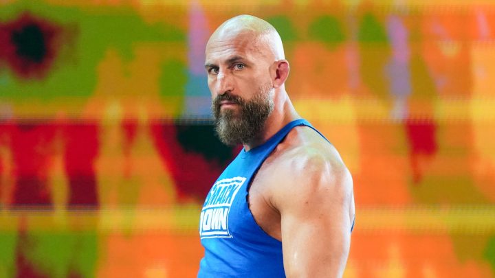 La estrella de la WWE Tommaso Ciampa falla hilarantemente al aplicar RKO a Randy Orton de la nada