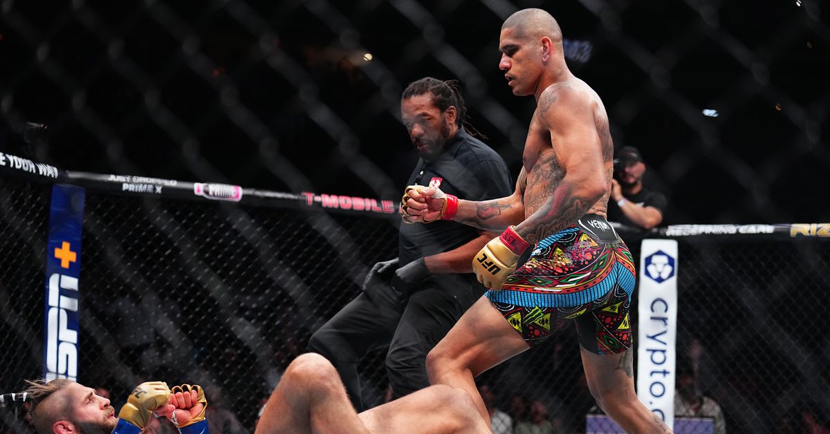 Mira a Alex Pereira noquear a Jiri Prochazka en UFC 303 desde un ángulo absurdo desde la jaula