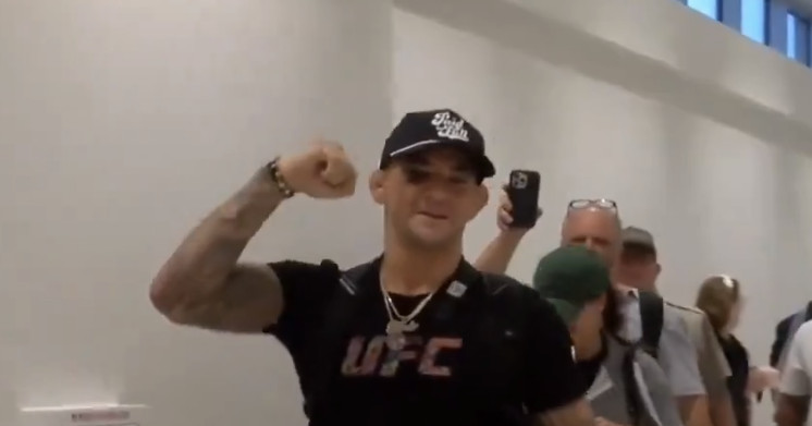 Mire a Dustin Poirier recibir la bienvenida de héroe en Lafayette luego de su valiente esfuerzo en UFC 302