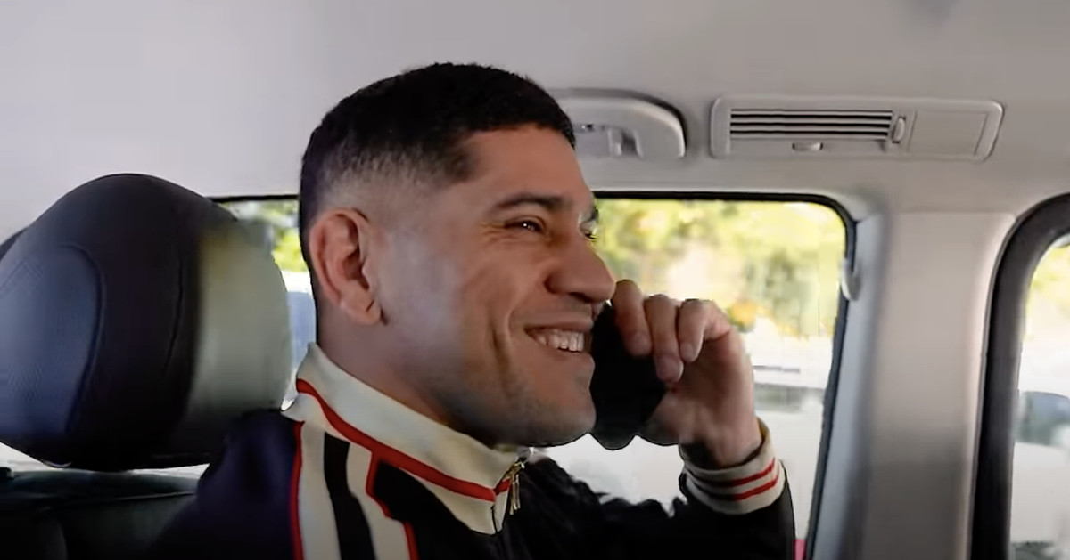 Nuevo video muestra el momento exacto en que Alex Pereira salvó UFC 303 luego de la lesión de Conor McGregor