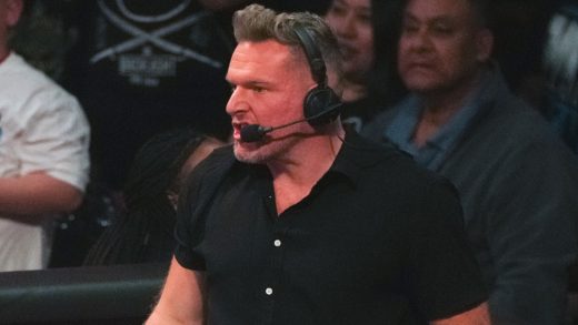 Por qué el locutor de la WWE, Pat McAfee, se siente honrado de hacer su trabajo
