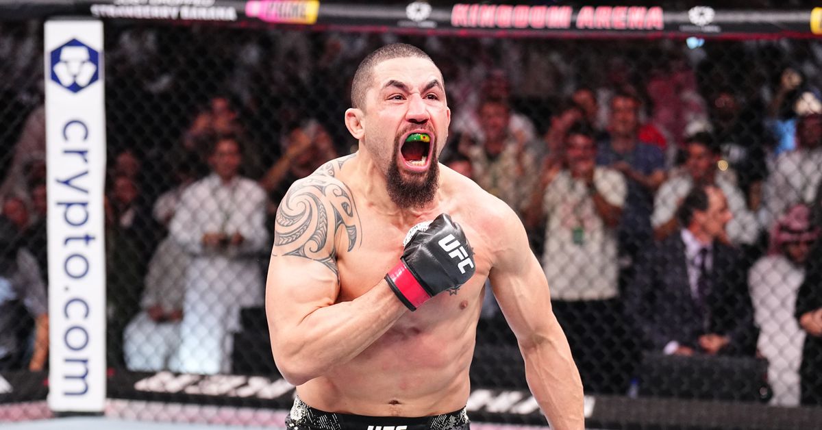 Robert Whittaker dice que Khamzat Chimaev 'esquivó una bala' en UFC Arabia Saudita