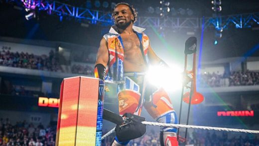 Xavier Woods tiene palabras para Karrion Kross en el backstage de WWE Raw