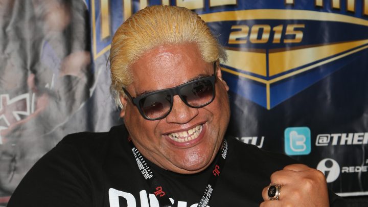 El miembro del Salón de la Fama de la WWE, Rikishi, comparte su experiencia en el funeral de su tío Sika Anoa'i